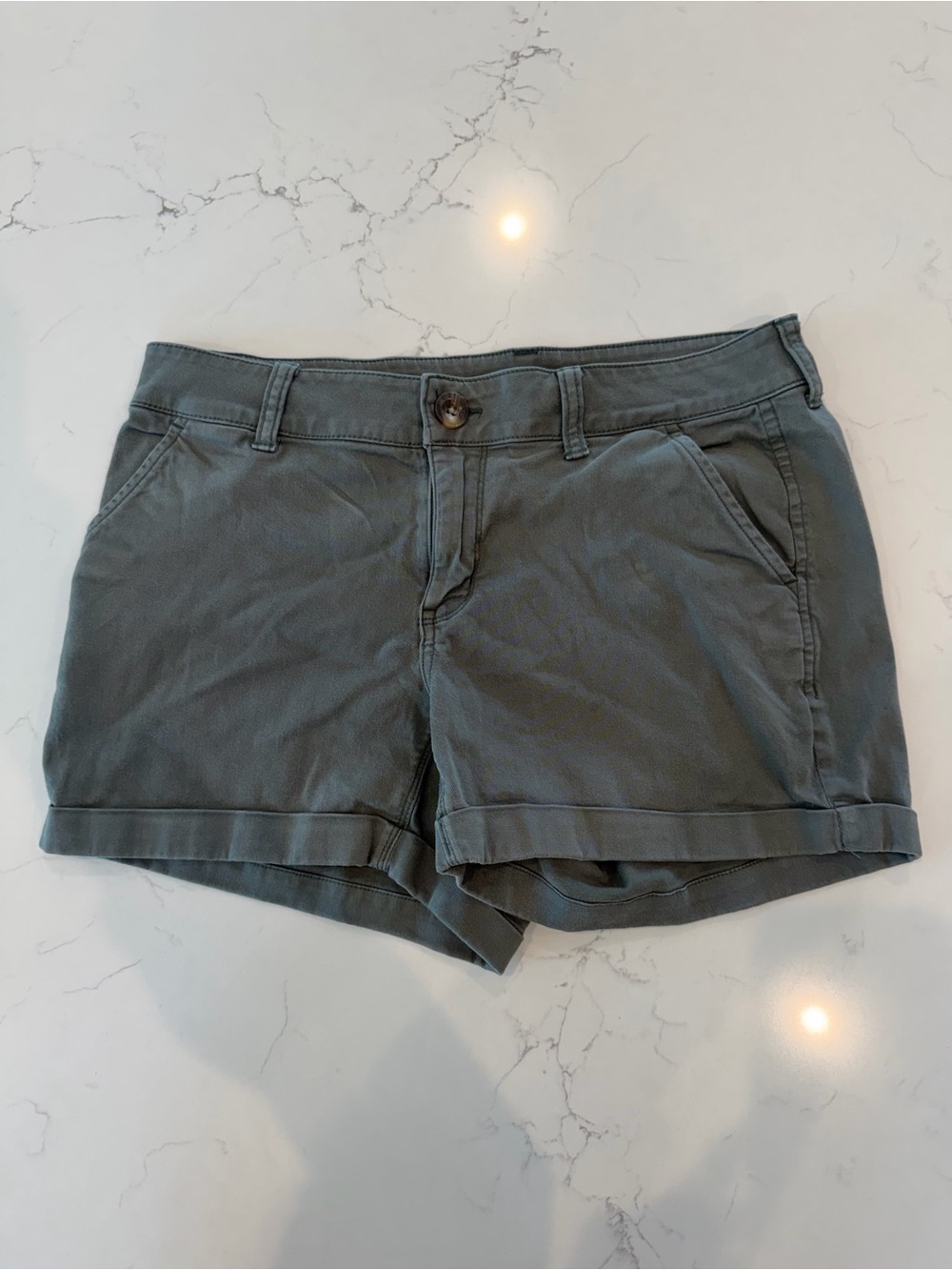 SO Women's Cargo Roll-Hem Shorts — Green